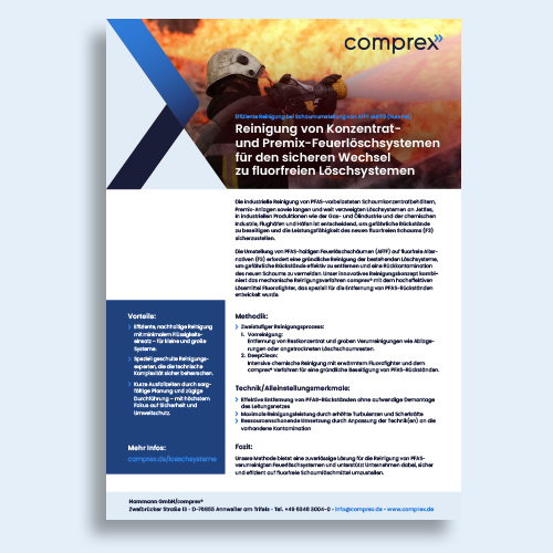 Flyer zur Wartung des Comprex-Feuerlöschsystems mit einem Feuerwehrmann und Informationstextfeldern zur Reinigung von Löschsystemen in Gebäuden und Industrie.